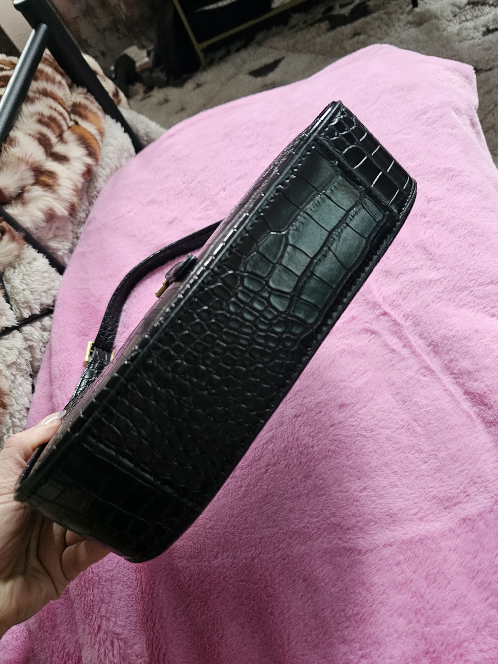 YSL Black Croc-Embossed Shoulder Bag - Picture 3 of 5
